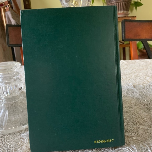 BOOK-HELPING FAMILIES TO CHANGE - Picture 2 of 6